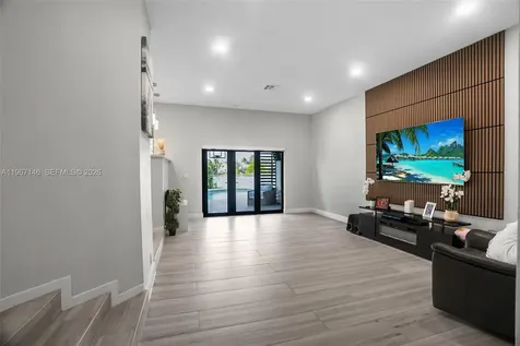 1034 NW 184th Way Pembroke Pines FL 33029