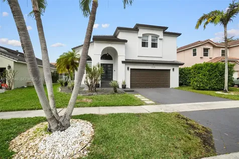 1034 NW 184th Way Pembroke Pines FL 33029
