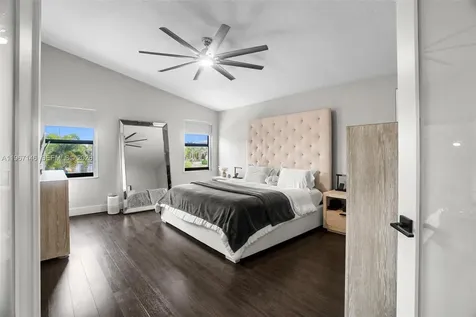 1034 NW 184th Way Pembroke Pines FL 33029