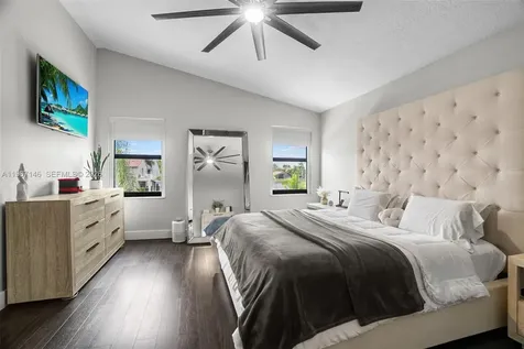 1034 NW 184th Way Pembroke Pines FL 33029
