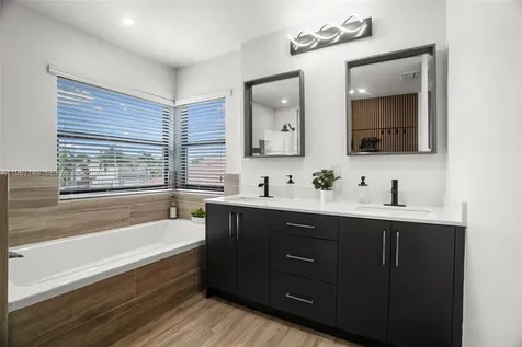 1034 NW 184th Way Pembroke Pines FL 33029