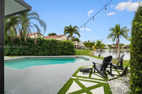 1034 NW 184th Way Pembroke Pines FL 33029