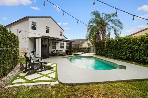 1034 NW 184th Way Pembroke Pines FL 33029
