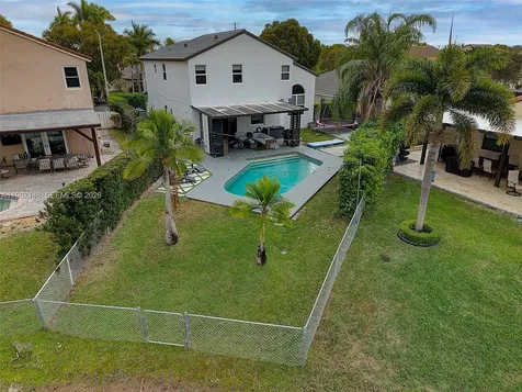 1034 NW 184th Way Pembroke Pines FL 33029