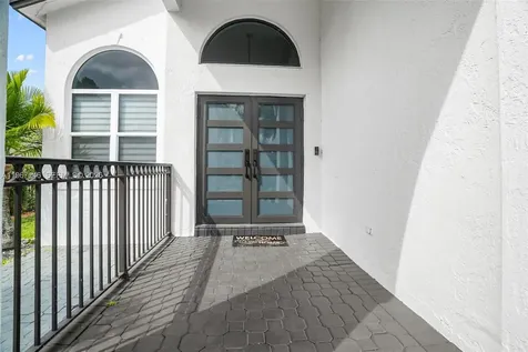 1034 NW 184th Way Pembroke Pines FL 33029