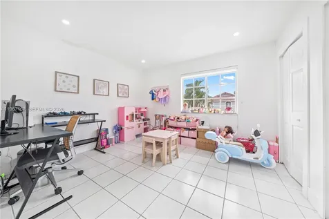 8865 NW 110th Street Hialeah FL 33018