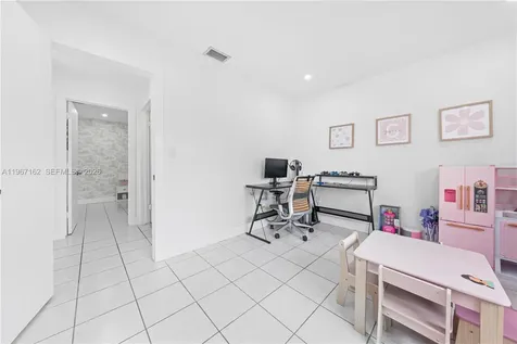8865 NW 110th Street Hialeah FL 33018