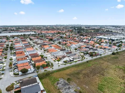 8865 NW 110th Street Hialeah FL 33018