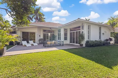 1774 Harbor Pointe Circle Weston FL 33327