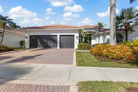 1774 Harbor Pointe Circle Weston FL 33327
