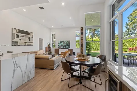 1774 Harbor Pointe Circle Weston FL 33327