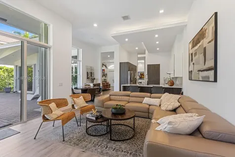 1774 Harbor Pointe Circle Weston FL 33327