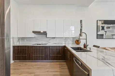 1774 Harbor Pointe Circle Weston FL 33327