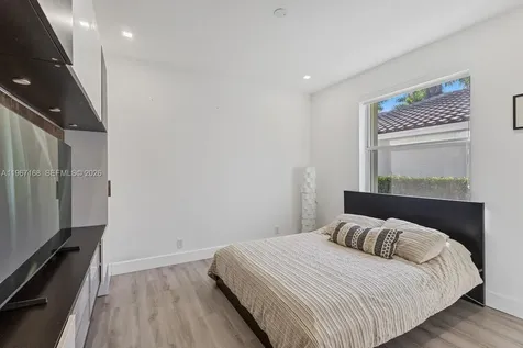 1774 Harbor Pointe Circle Weston FL 33327