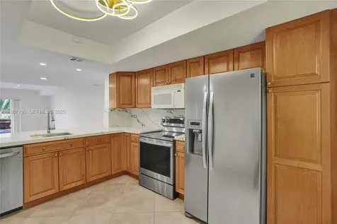 2689 NE 165th Street North Miami Beach FL 33160