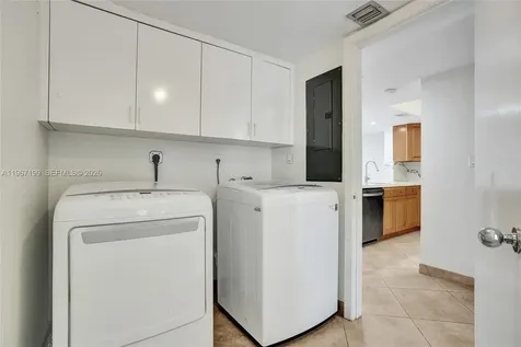 2689 NE 165th Street North Miami Beach FL 33160