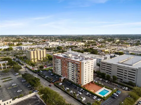 4675 W 18th Court Hialeah FL 33012