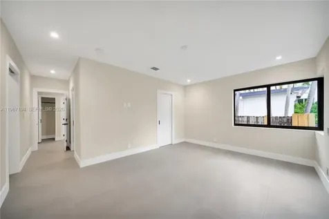 910 W 47th Court Miami Beach FL 33140