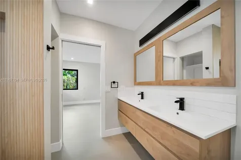910 W 47th Court Miami Beach FL 33140