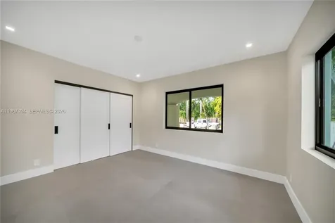 910 W 47th Court Miami Beach FL 33140