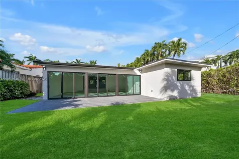 910 W 47th Court Miami Beach FL 33140