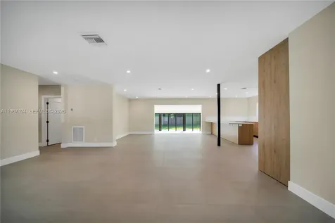 910 W 47th Court Miami Beach FL 33140