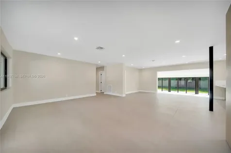 910 W 47th Court Miami Beach FL 33140