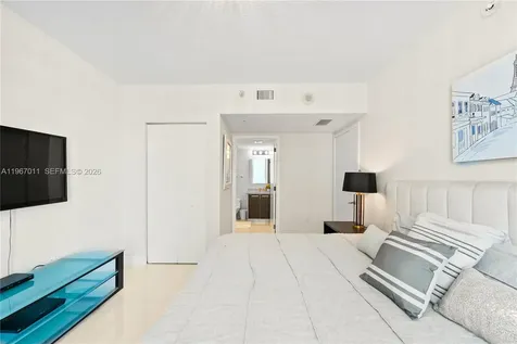 185 SW 7th Street Miami FL 33130