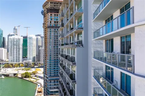 185 SW 7th Street Miami FL 33130