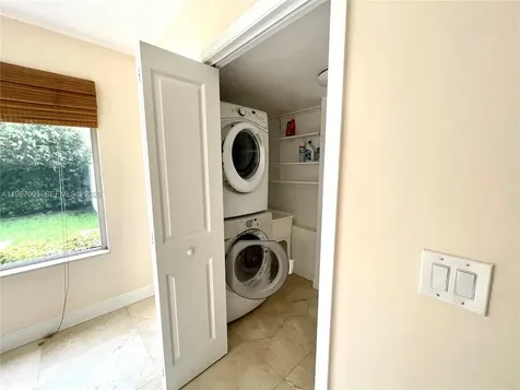 10672 SW 77th Avenue Pinecrest FL 33156