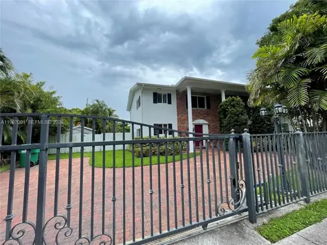 10672 SW 77th Avenue Pinecrest FL 33156