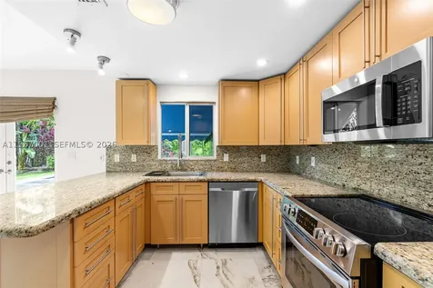 10672 SW 77th Avenue Pinecrest FL 33156