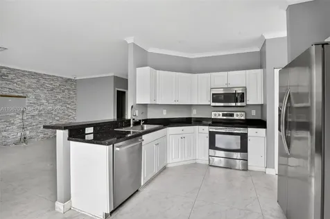 10755 SW 17th Place Davie FL 33324