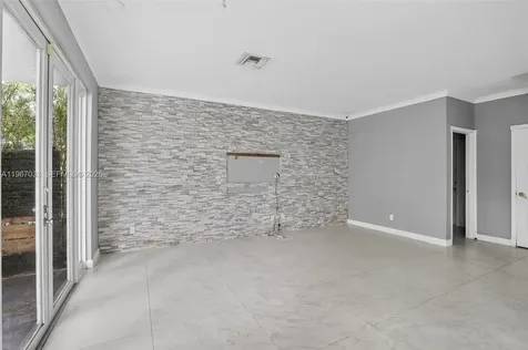 10755 SW 17th Place Davie FL 33324