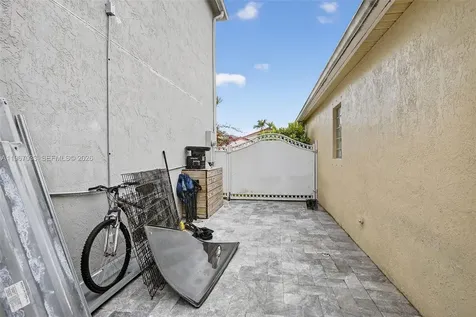 10755 SW 17th Place Davie FL 33324