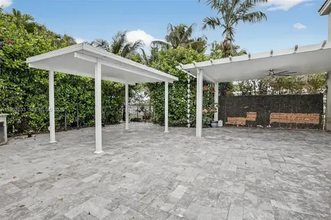 10755 SW 17th Place Davie FL 33324