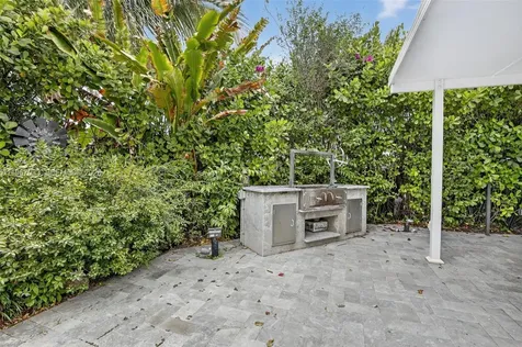 10755 SW 17th Place Davie FL 33324