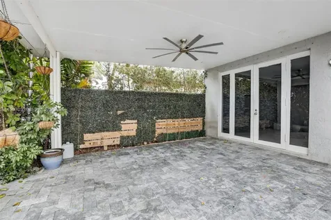 10755 SW 17th Place Davie FL 33324