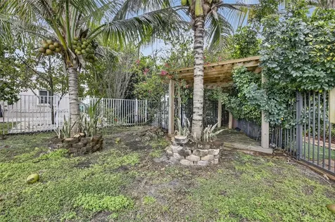 10755 SW 17th Place Davie FL 33324