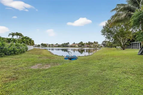 10755 SW 17th Place Davie FL 33324