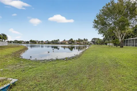 10755 SW 17th Place Davie FL 33324