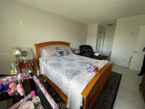 7722 W Camino Real Miami FL 33143