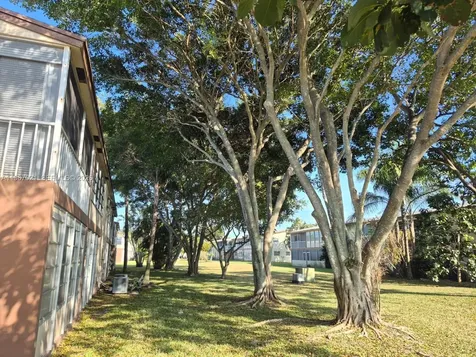 7600 NW 5th Place Margate FL 33063