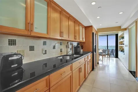 11113 Biscayne Boulevard Miami FL 33181