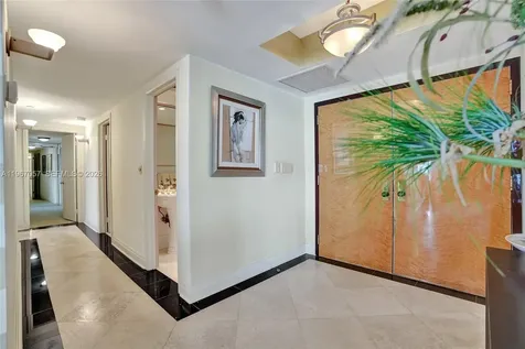 11113 Biscayne Boulevard Miami FL 33181