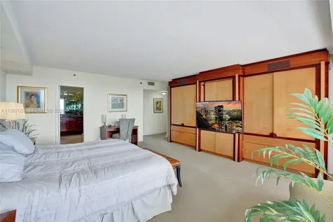 11113 Biscayne Boulevard Miami FL 33181