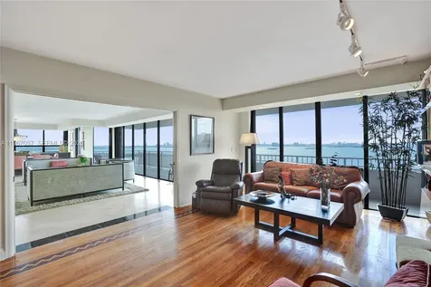 11113 Biscayne Boulevard Miami FL 33181
