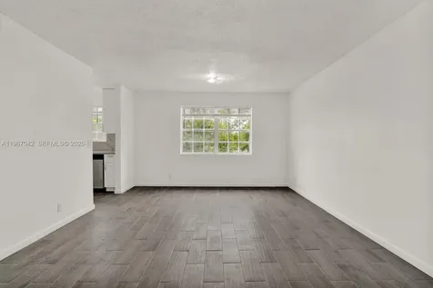 8621 SW 5th Street Pembroke Pines FL 33025