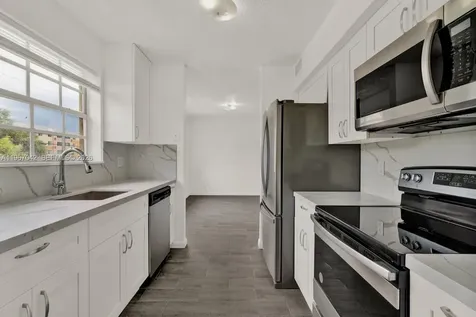 8621 SW 5th Street Pembroke Pines FL 33025