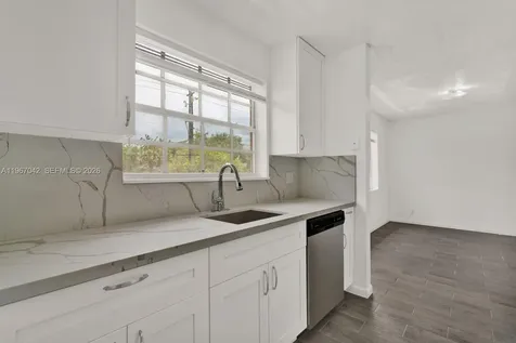 8621 SW 5th Street Pembroke Pines FL 33025